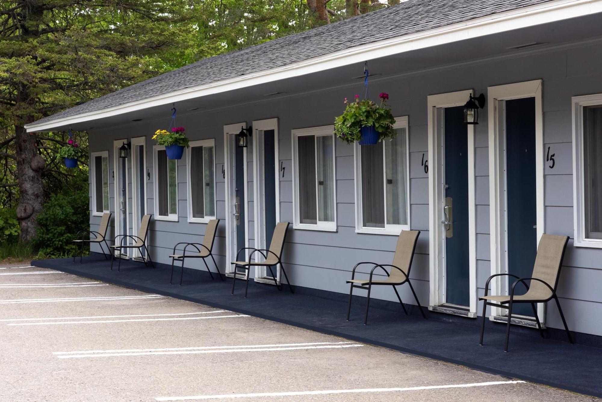 Kingston Aurora Inn מראה חיצוני תמונה