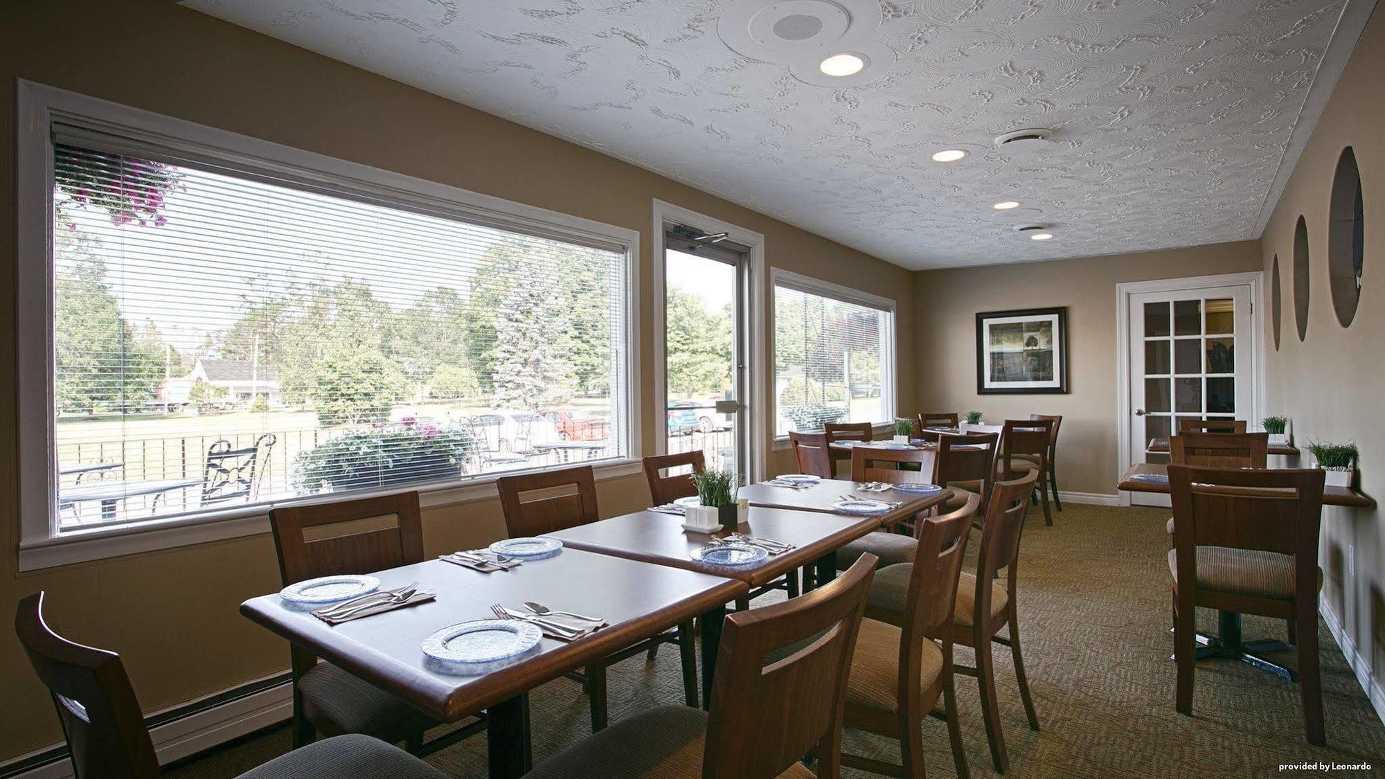 Kingston Aurora Inn מראה חיצוני תמונה